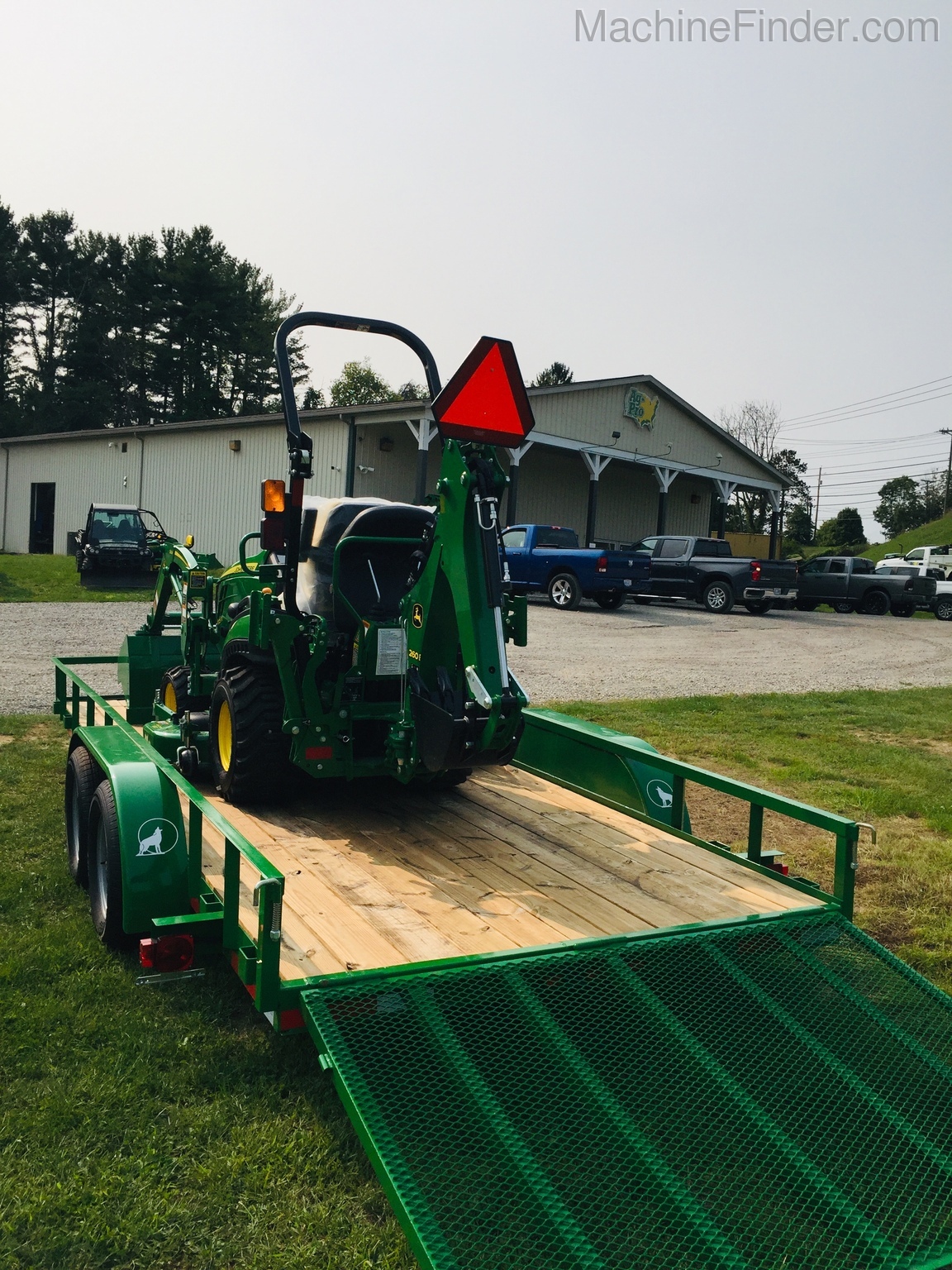 2020 John Deere 1025R Image 5