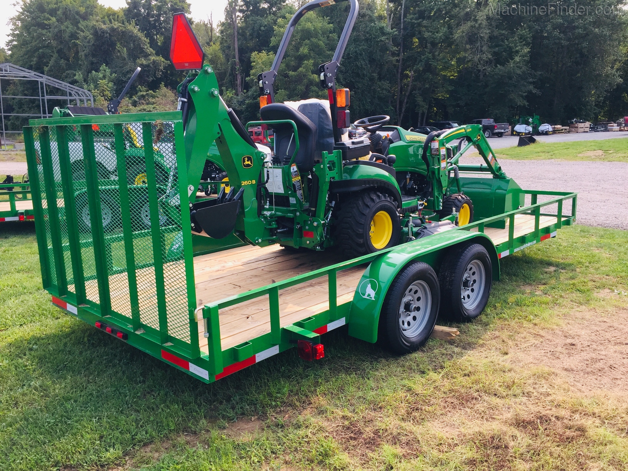 2020 John Deere 1025R Image 6