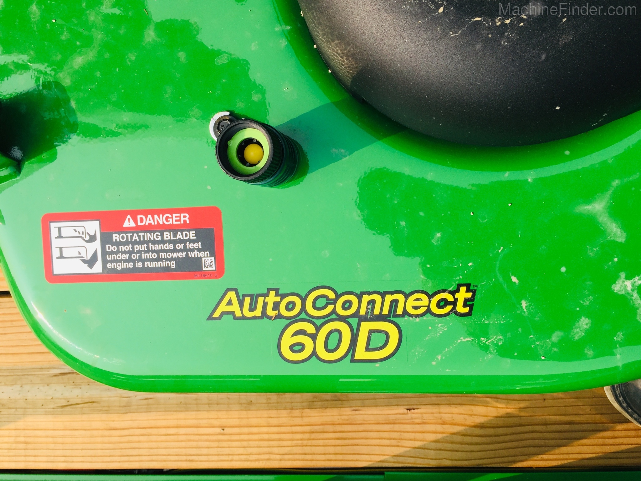 2020 John Deere 1025R Image 12