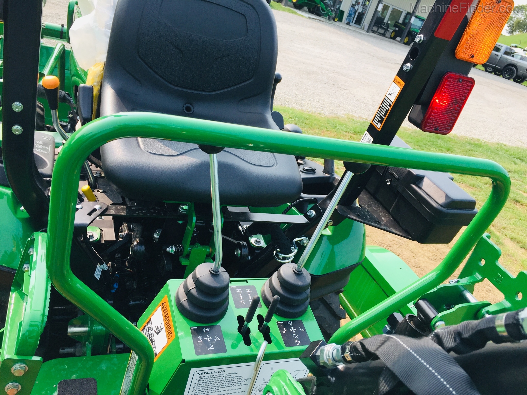 2020 John Deere 1025R Image 11