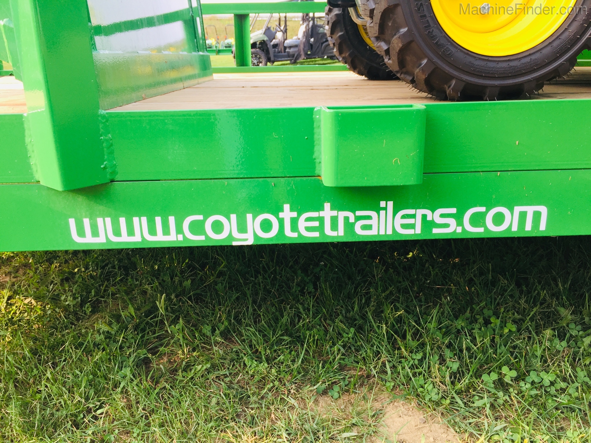 2020 John Deere 1025R Image 17