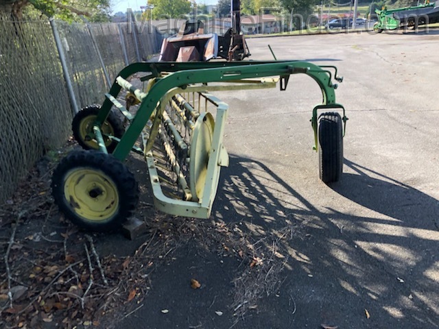 John Deere 670 Image 3