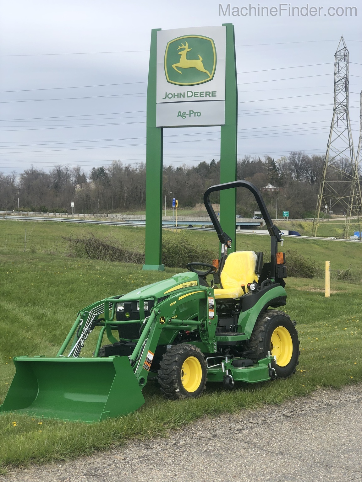 2020 John Deere 2025R Image 1