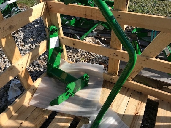 John-Deere-220R-2465