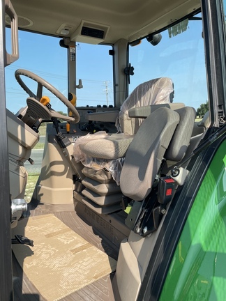2018 John Deere 6155M Image 3