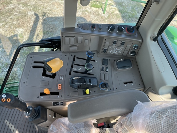 2018 John Deere 6155M Image 7