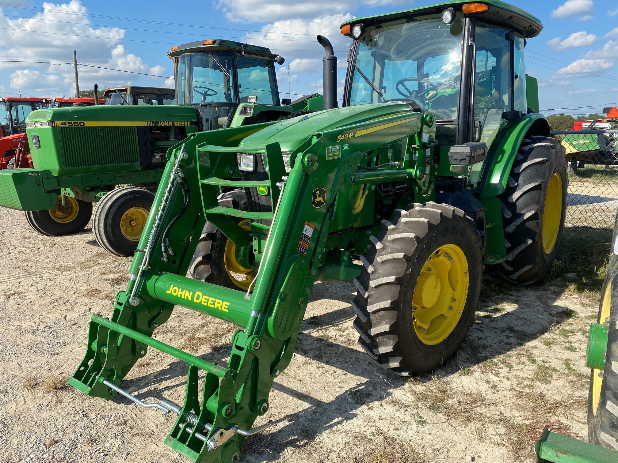 2019 John Deere 5100E Image 1