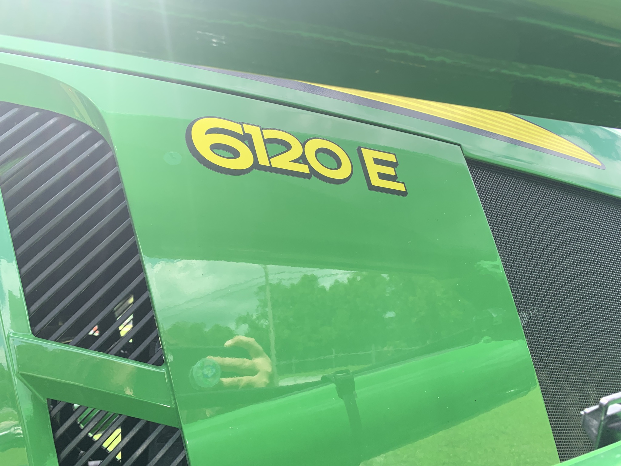 2024 John Deere 6120E Image 3