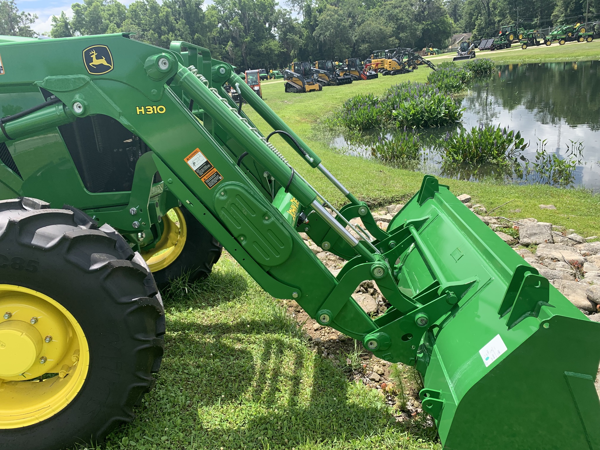 2024 John Deere 6120E Image 9