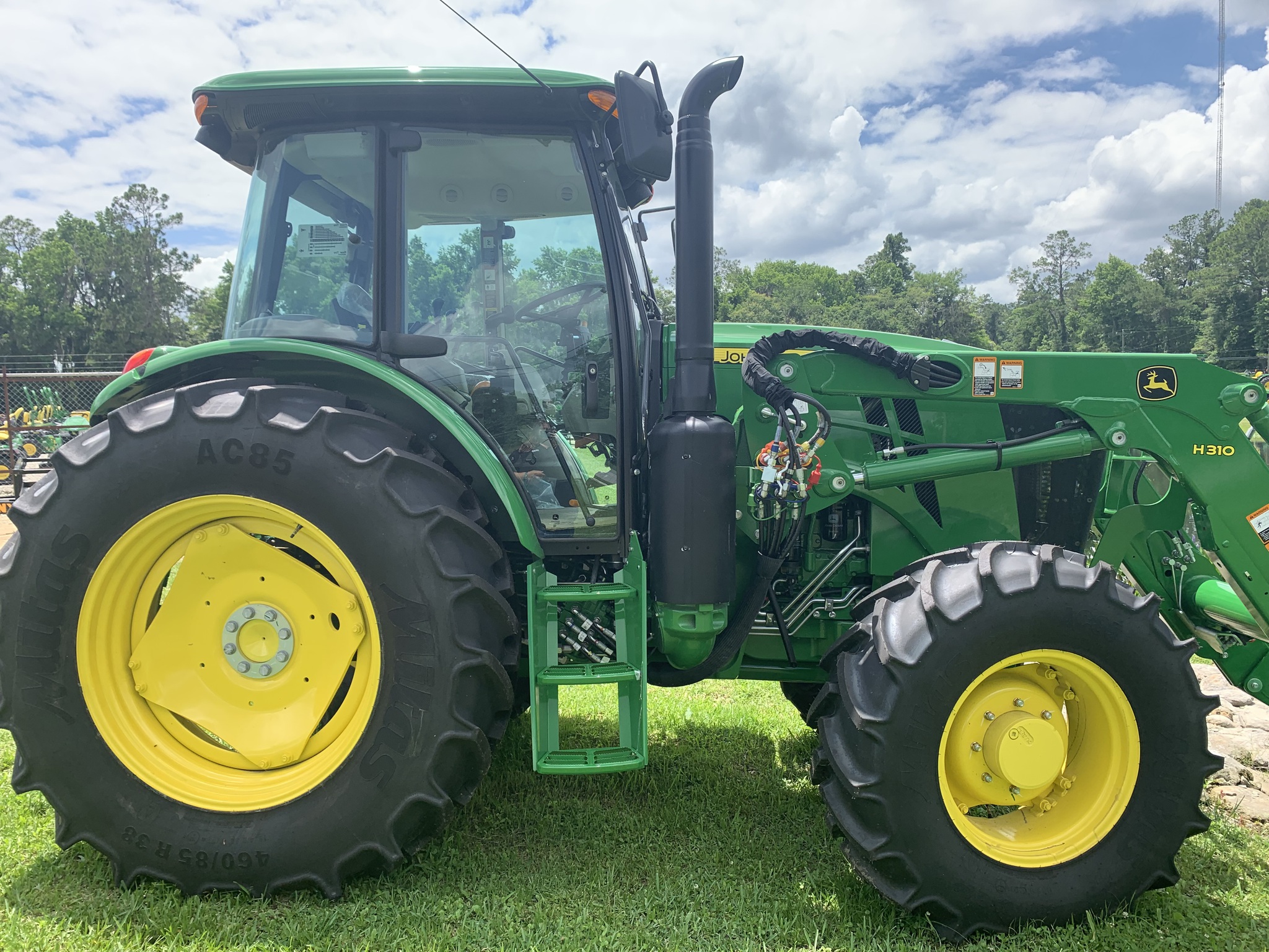 2024 John Deere 6120E Image 6