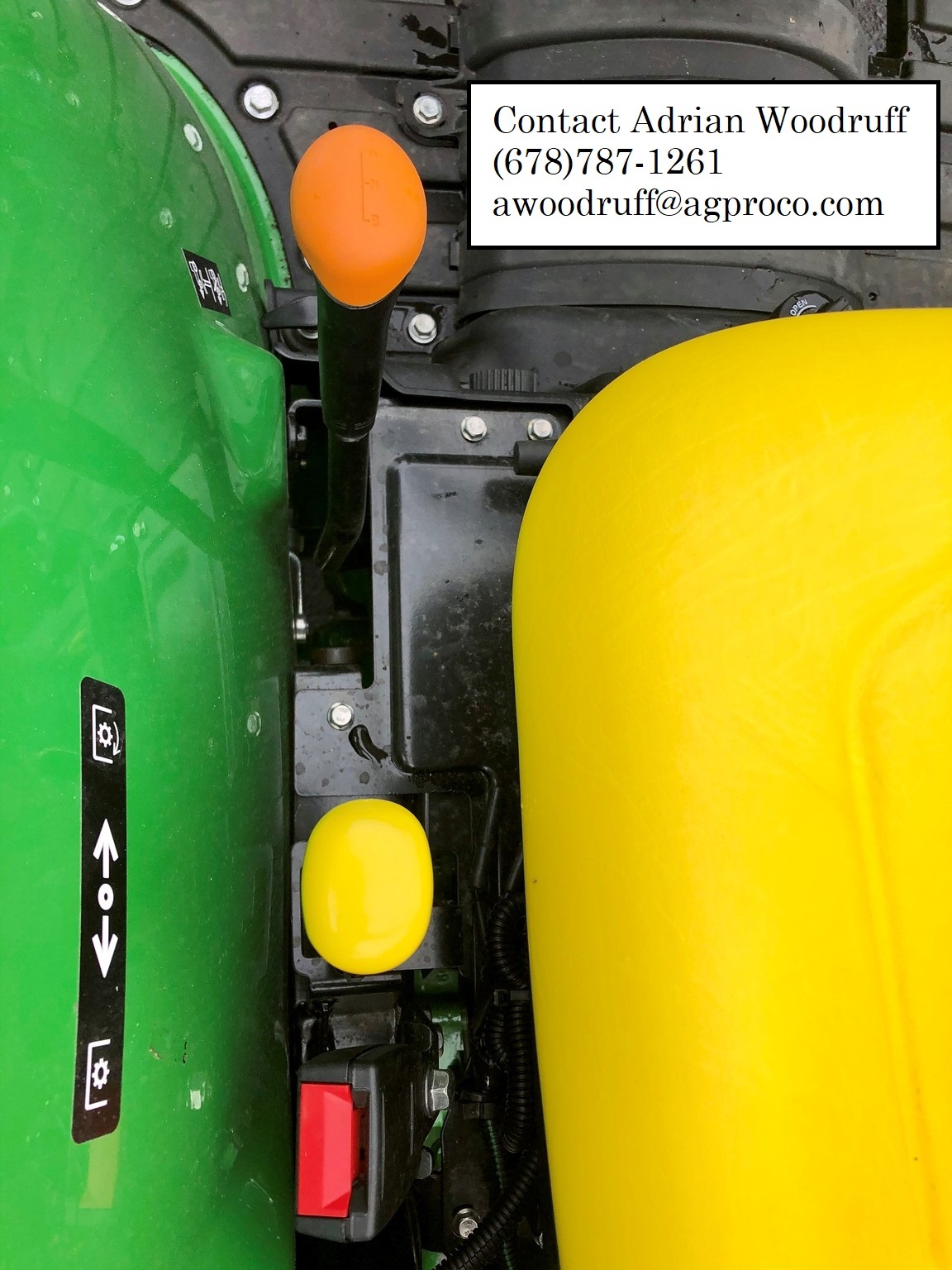 2023 John Deere 3043D Image 8