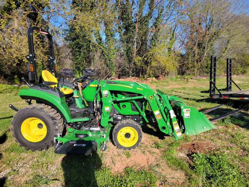 2022 John Deere 2032R Image 1