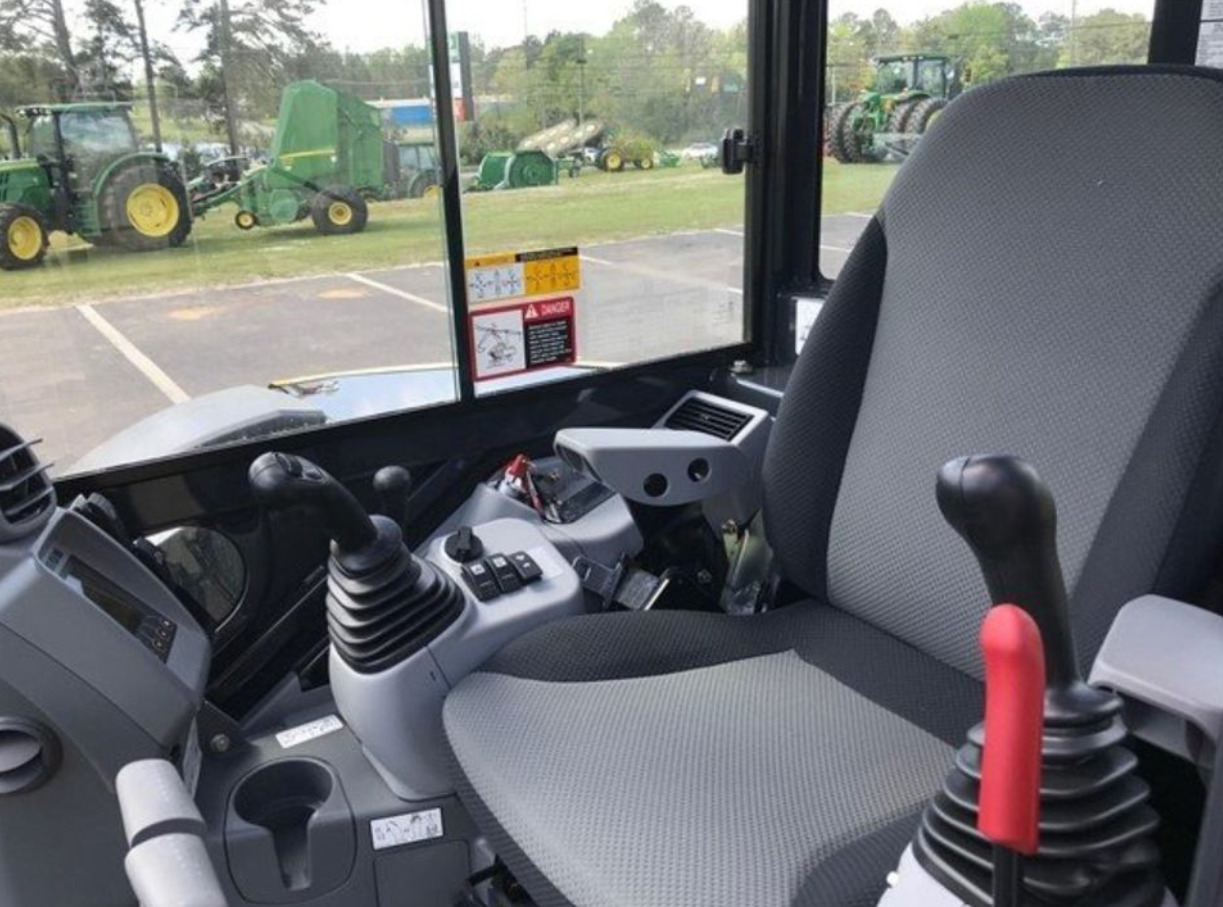 2023 John Deere 50G Image 3