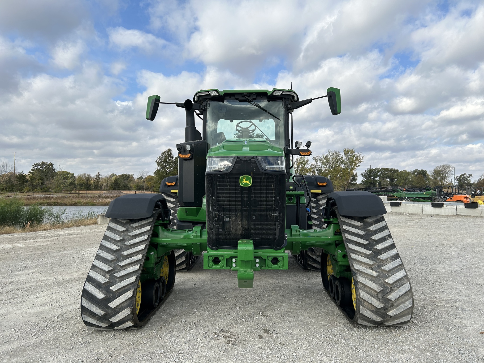  2021 John Deere 8RX 370 at Heritage Tractor in Adrian, MO