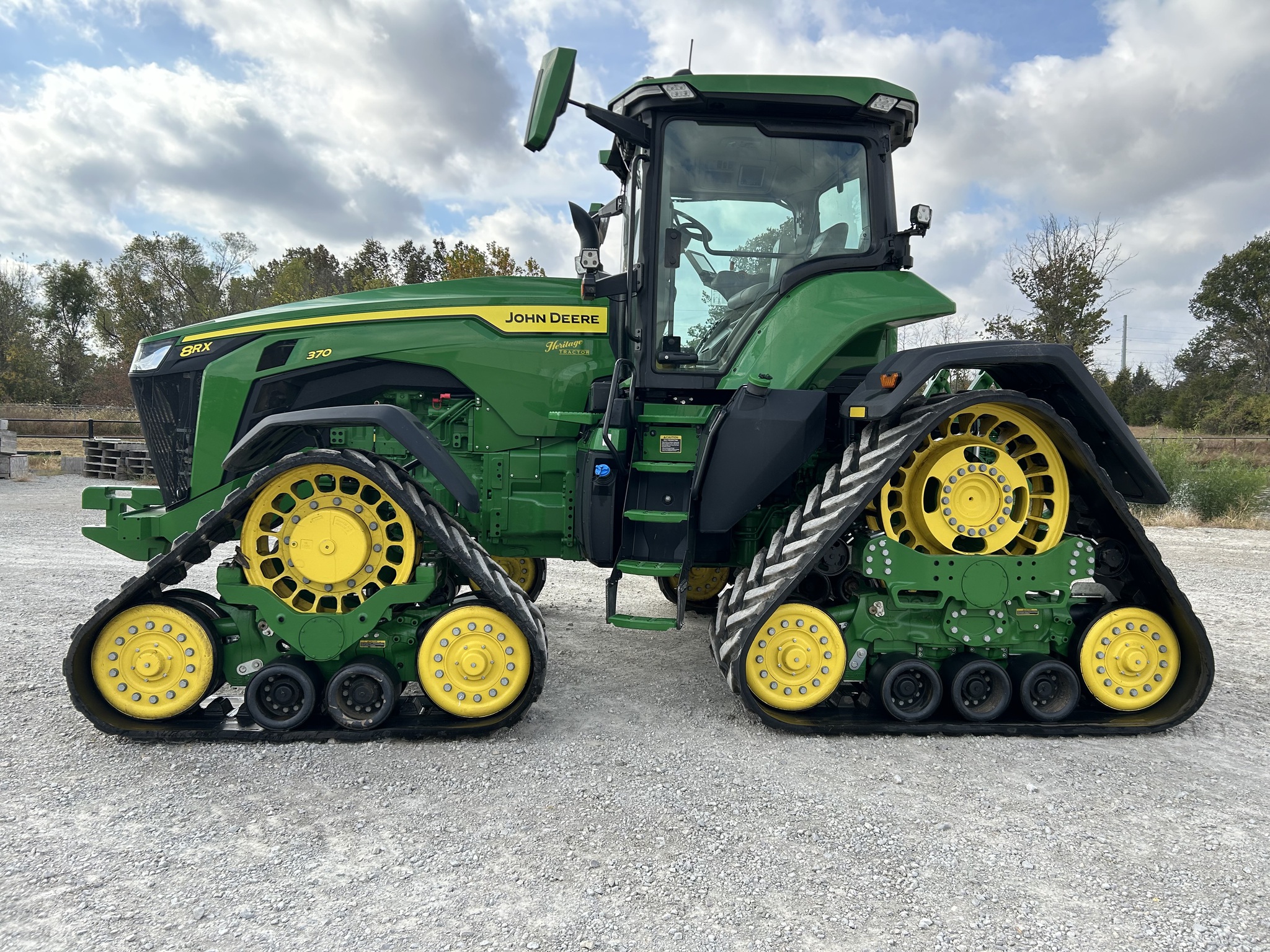  2021 John Deere 8RX 370 at Heritage Tractor in Adrian, MO