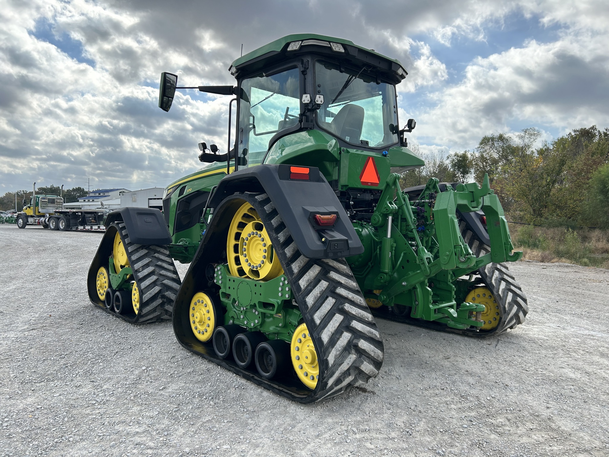  2021 John Deere 8RX 370 at Heritage Tractor in Adrian, MO