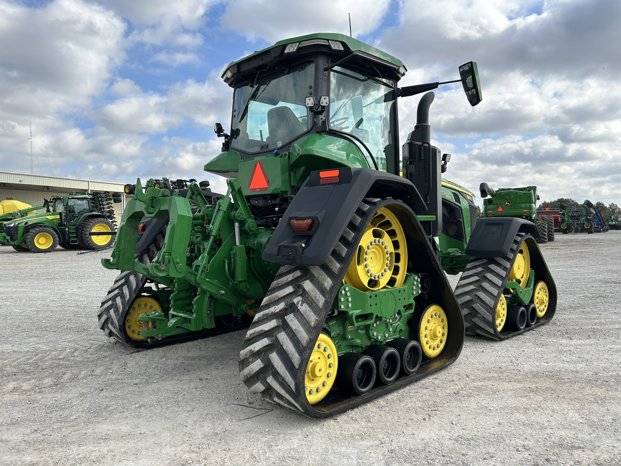  2021 John Deere 8RX 370 at Heritage Tractor in Adrian, MO