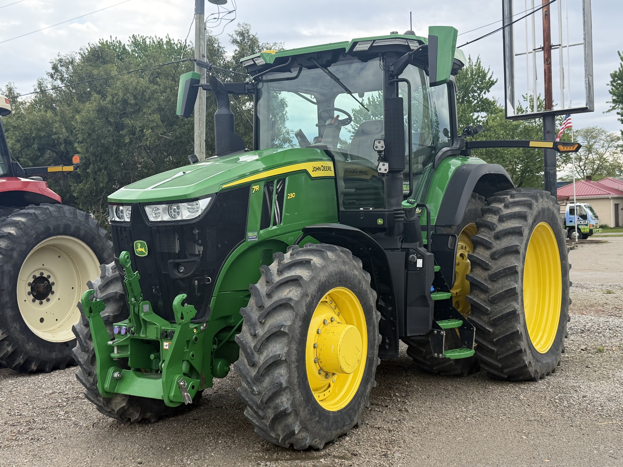 2024 John Deere 7R 230 Image 1