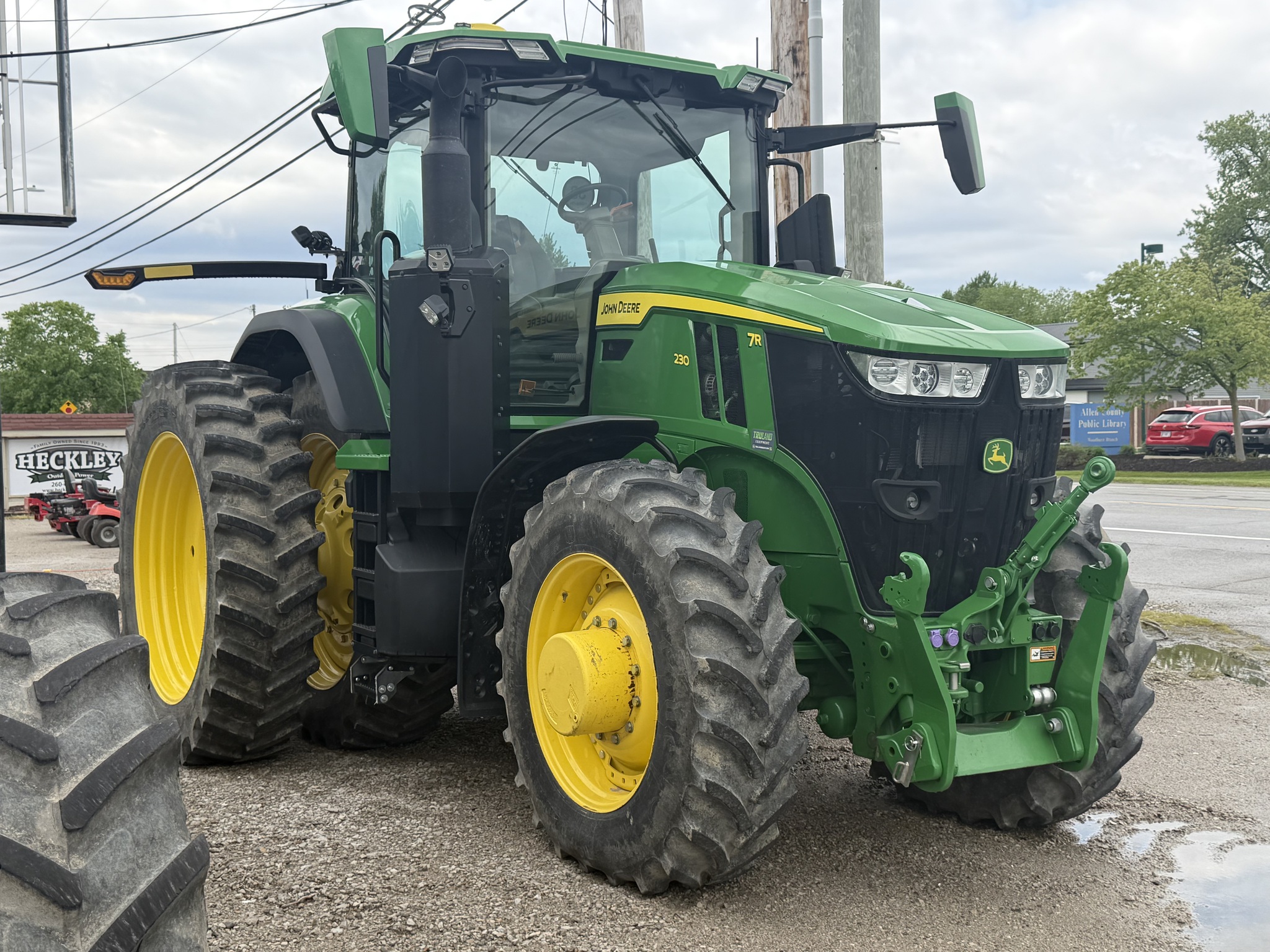 2024 John Deere 7R 230 Image 2