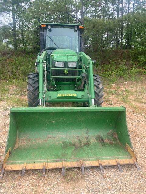2016 John Deere 5085E Image 3