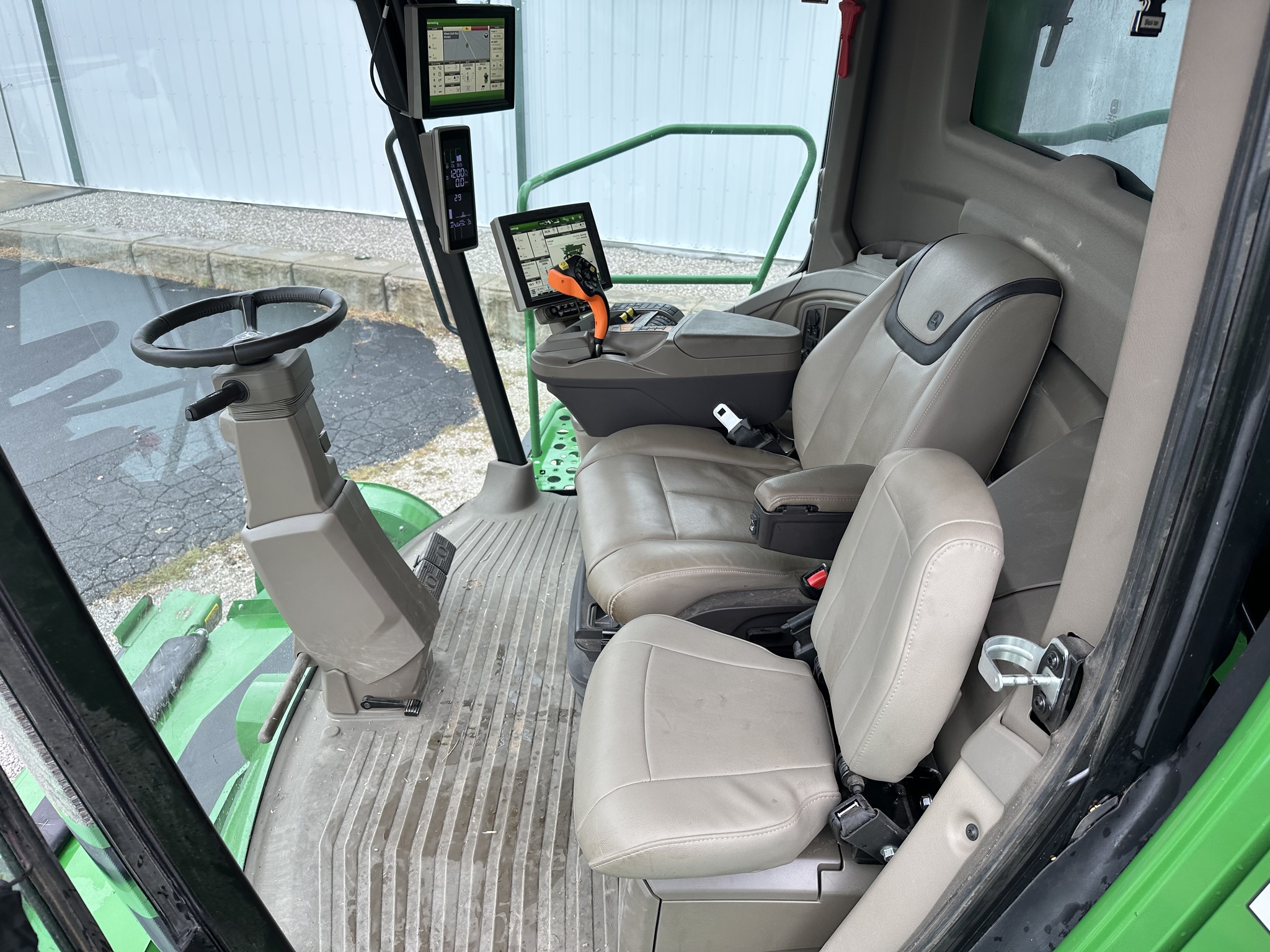  2023 John Deere X9 1000 at Heritage Tractor in Joplin, MO