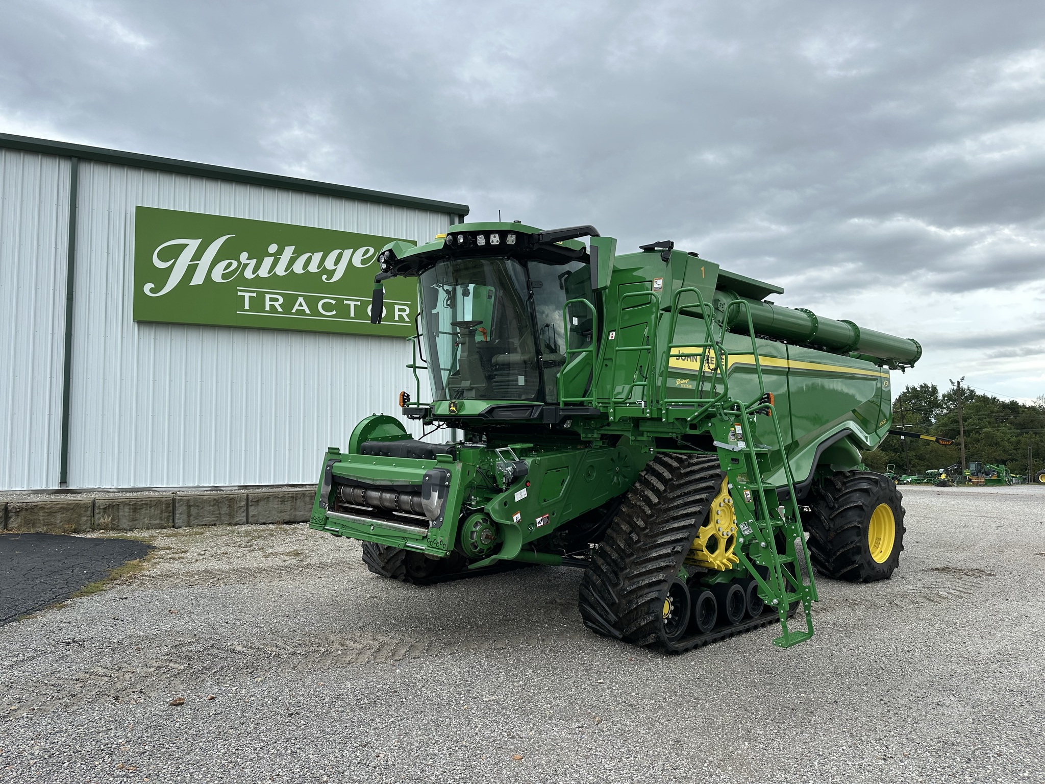  2023 John Deere X9 1000 at Heritage Tractor in Joplin, MO