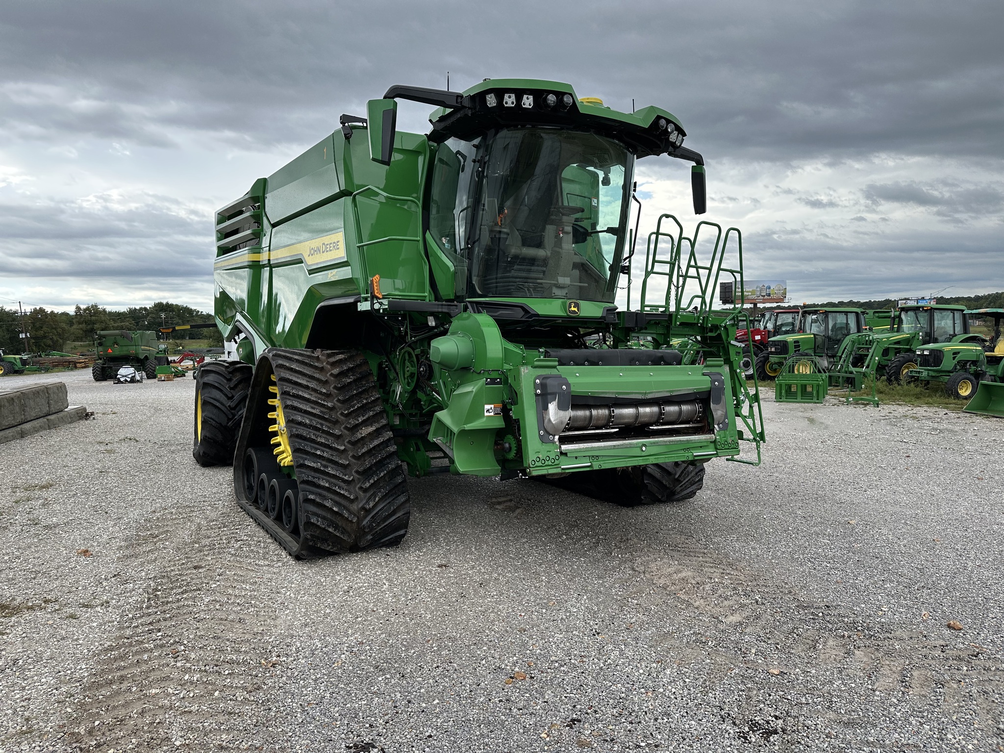  2023 John Deere X9 1000 at Heritage Tractor in Joplin, MO