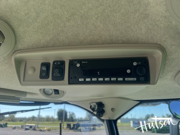 Photo of 2024 John Deere S780