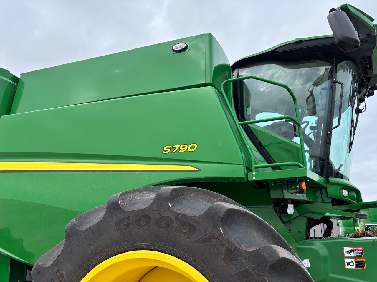  2024 John Deere S790 at Heritage Tractor in Macomb, IL