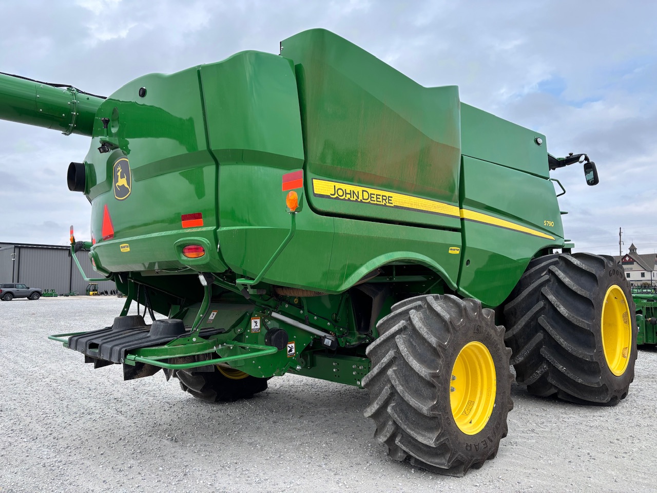  2024 John Deere S790 at Heritage Tractor in Macomb, IL