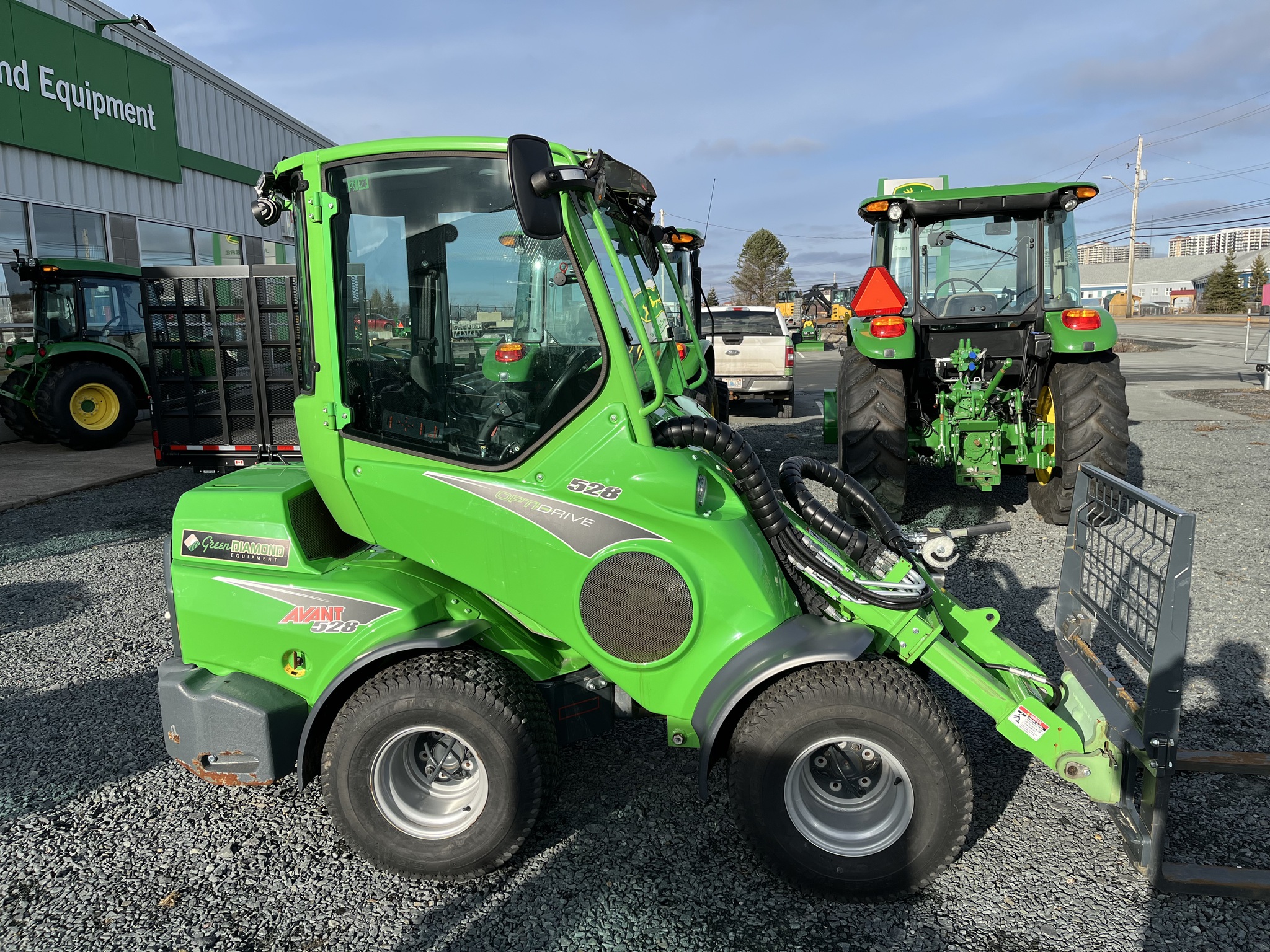 2023 Avant M528 Image 7