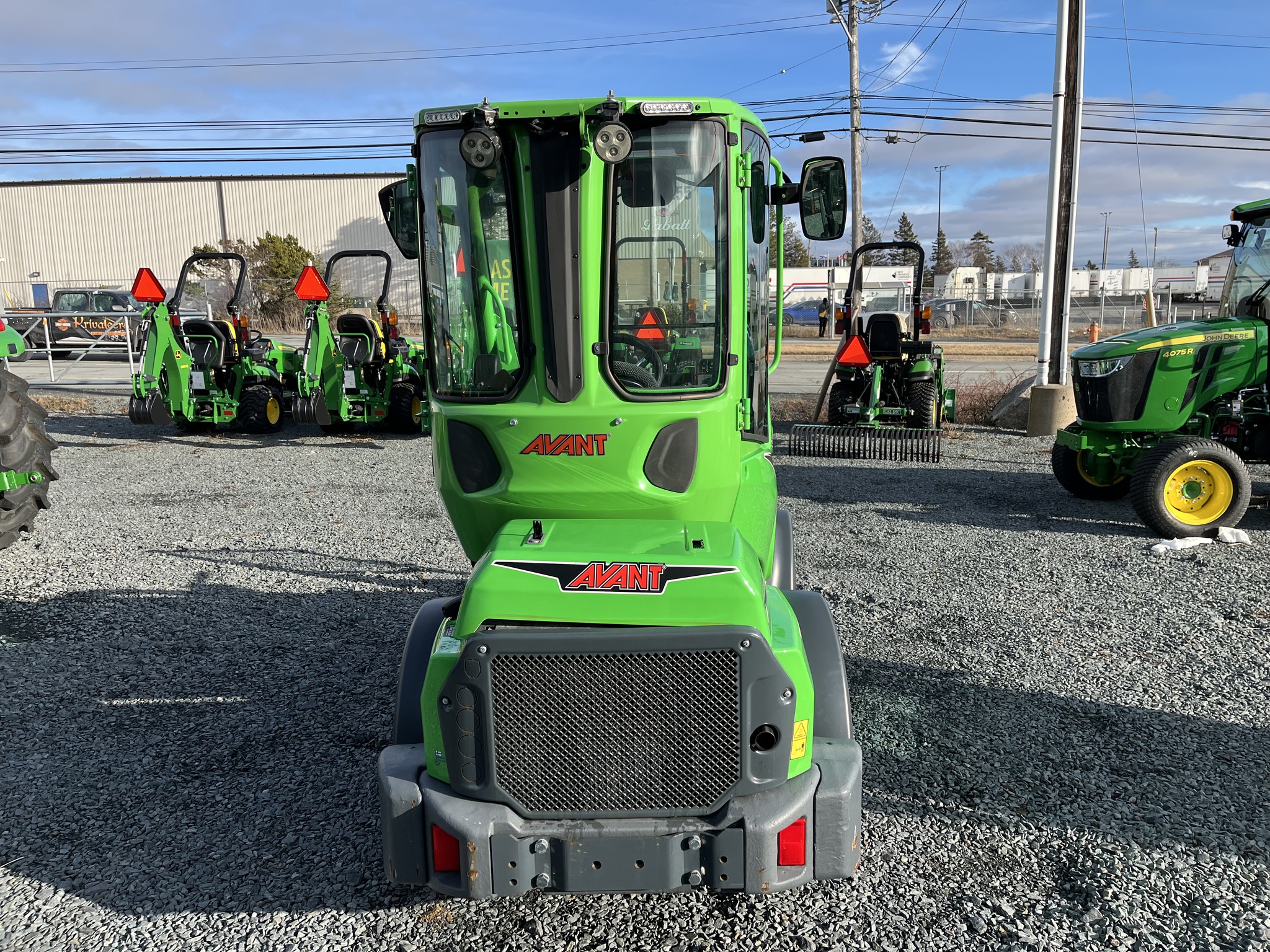 2023 Avant M528 Image 6