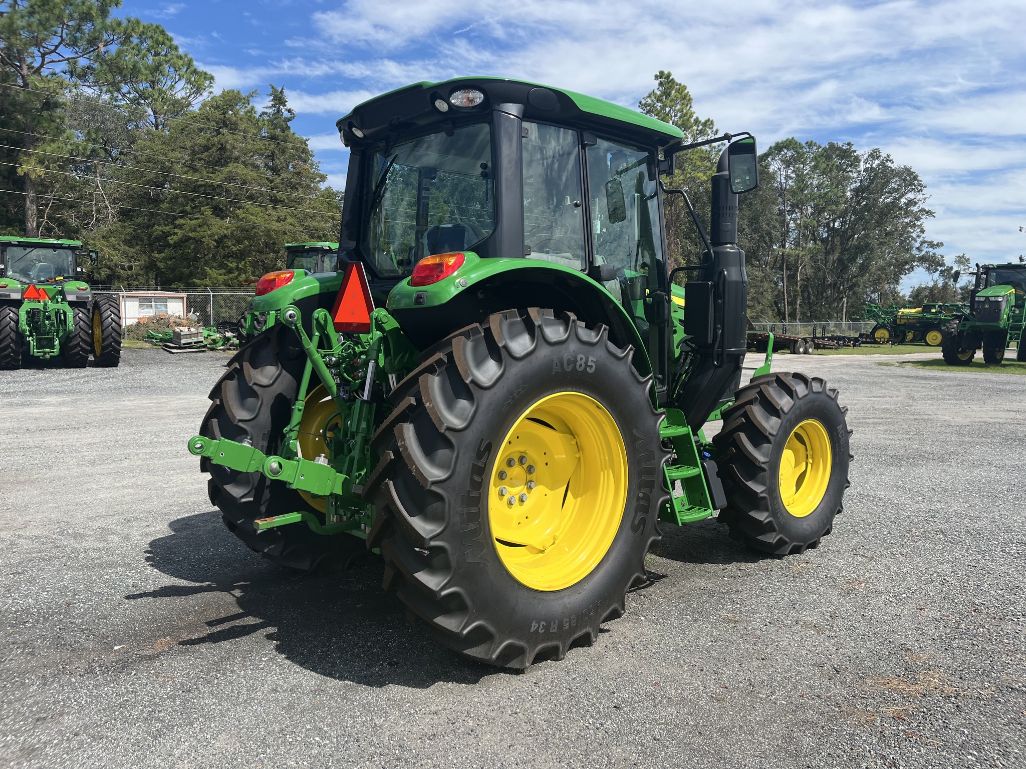 2023 John Deere 6120M Image 6