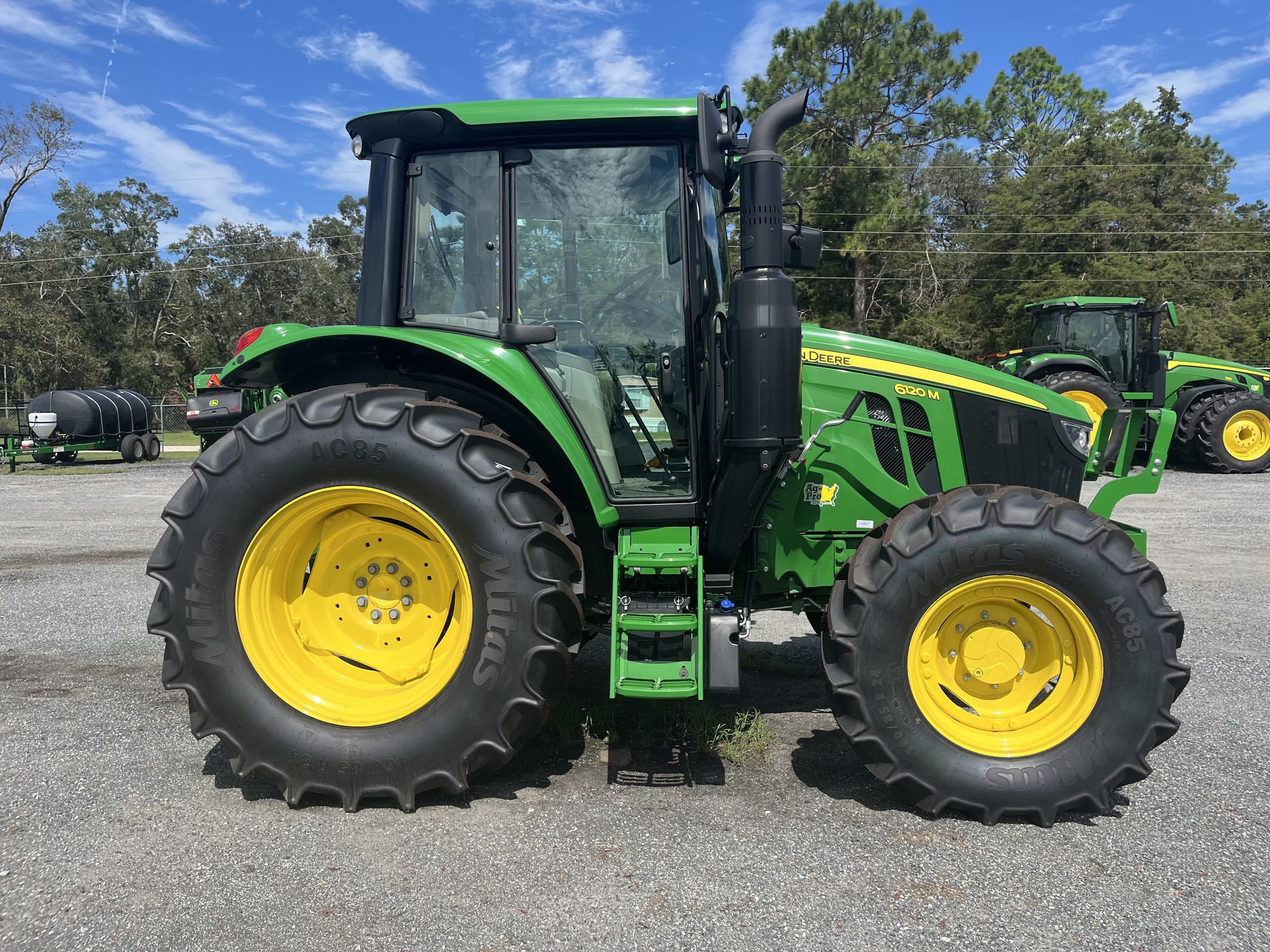 2023 John Deere 6120M Image 2
