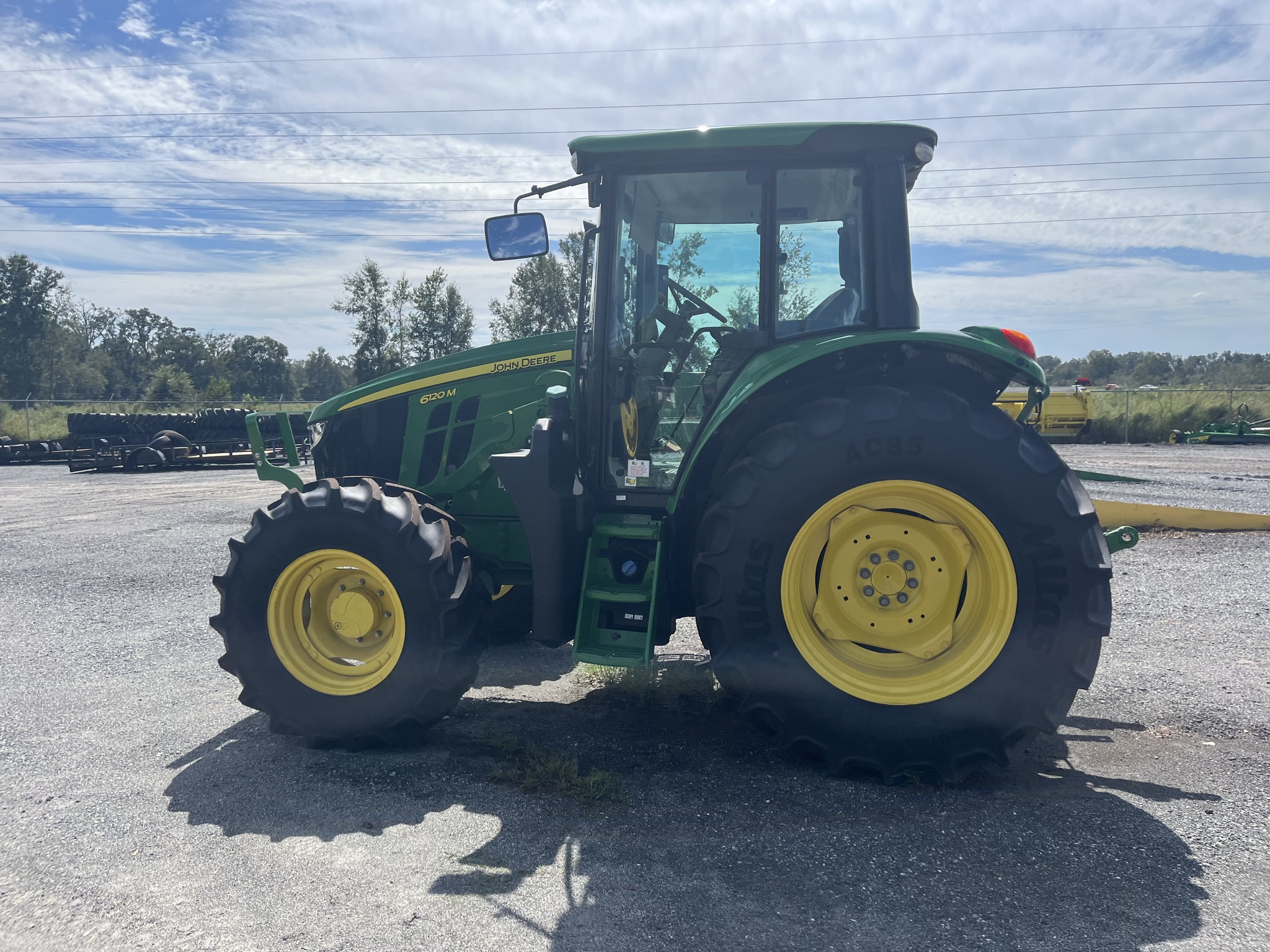 2023 John Deere 6120M Image 3
