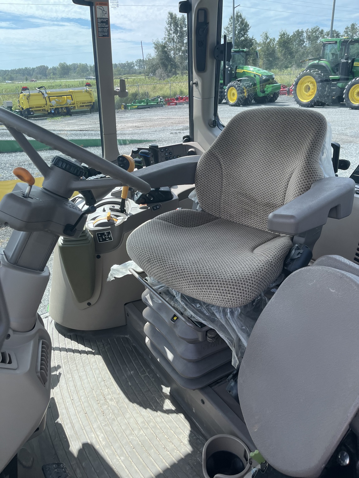 2023 John Deere 6120M Image 5
