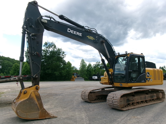 Photo of a 2024 John Deere 210 P