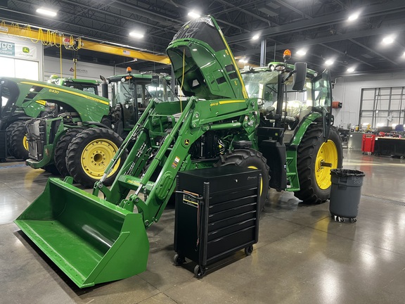2025 John Deere 6R 165 - Photo6