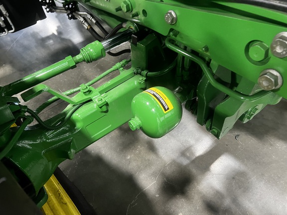 2025 John Deere 6R 165 - Photo10