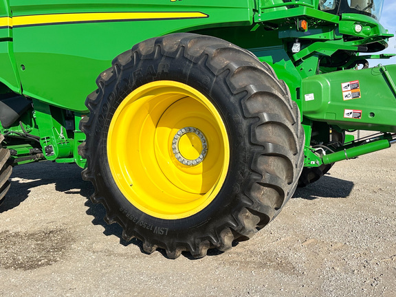 2023 John-Deere S780