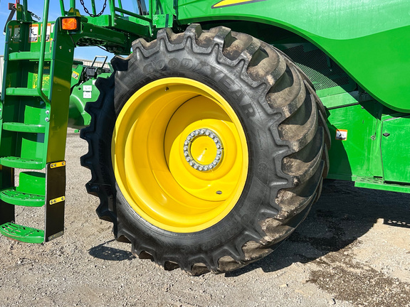 2023 John-Deere S780