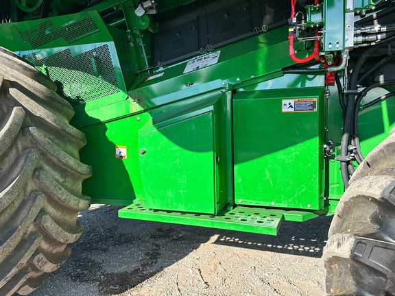 2023 John-Deere S780