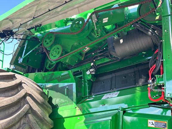 2023 John-Deere S780