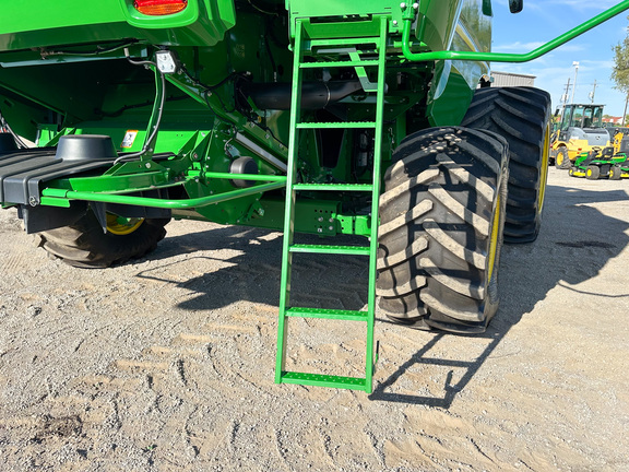 2023 John-Deere S780