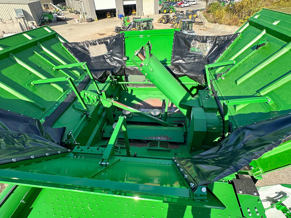 2023 John-Deere S780