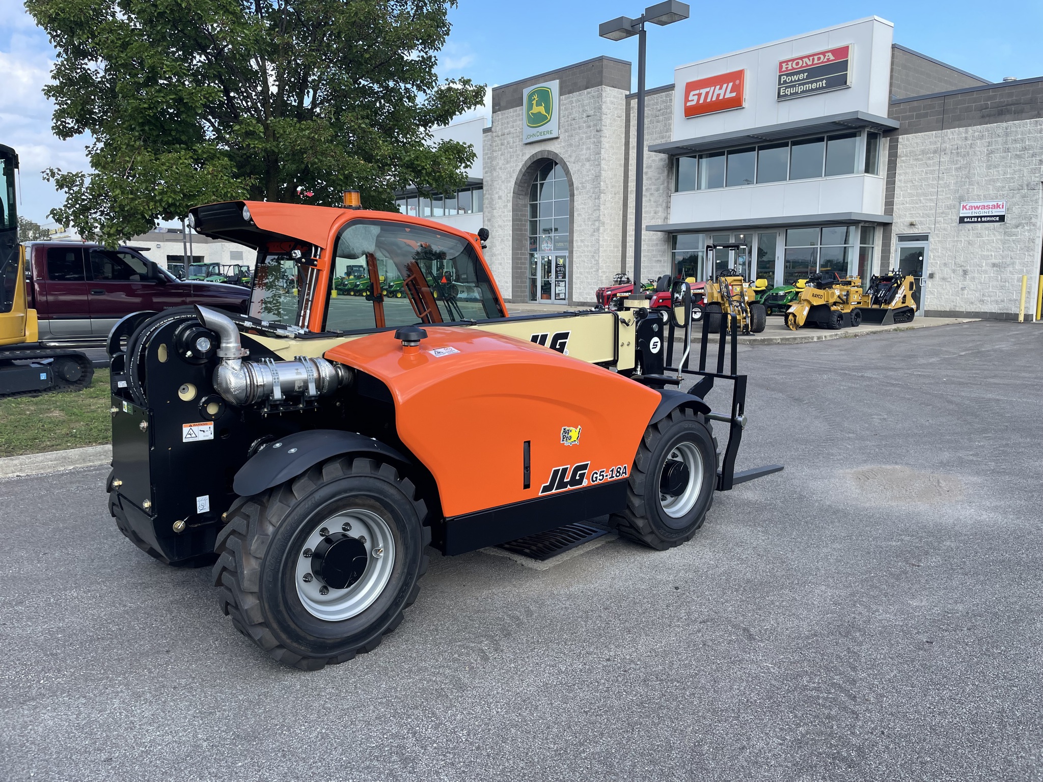 2025 JLG G5-18A Image 4