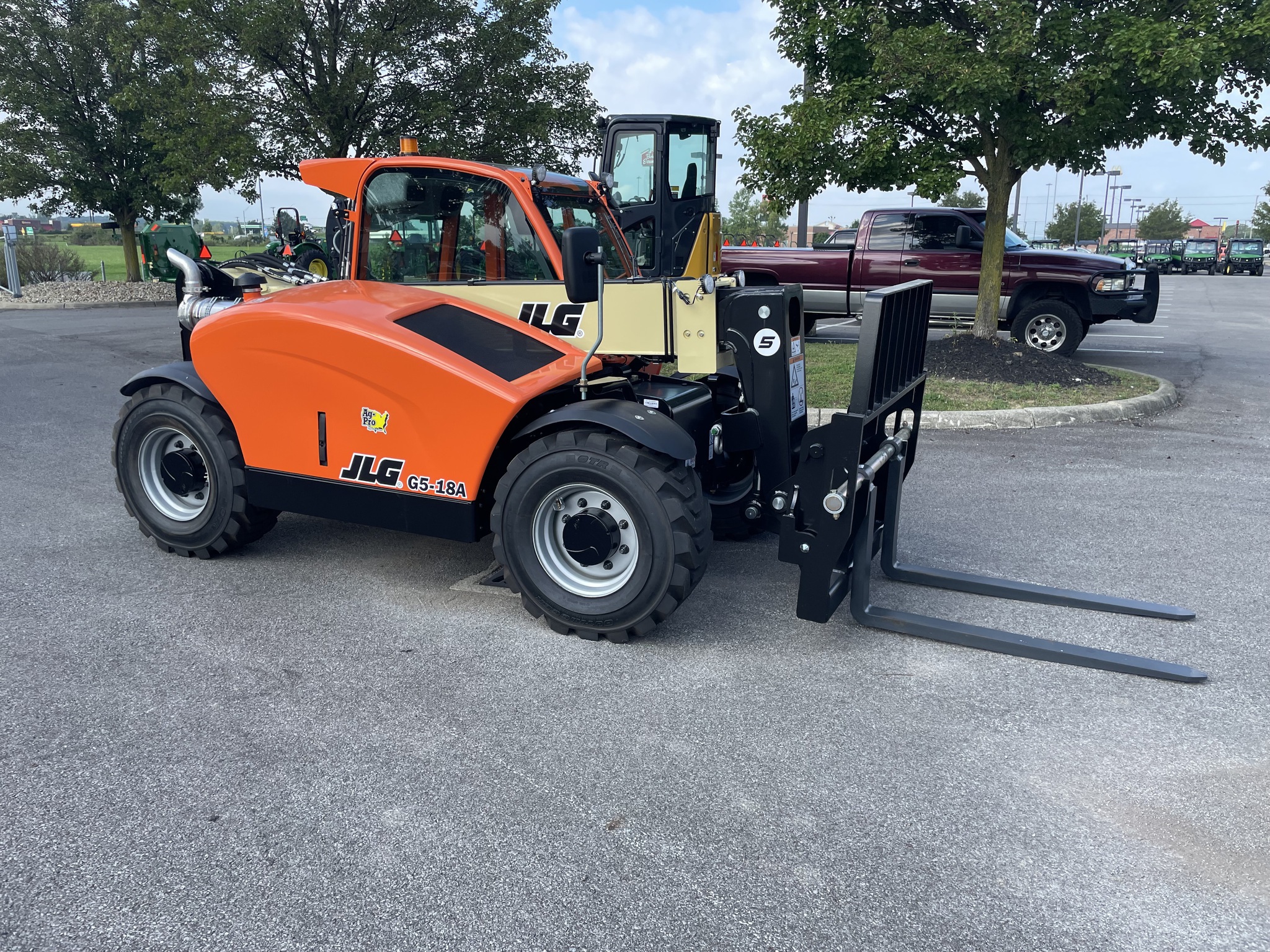 2025 JLG G5-18A Image 5
