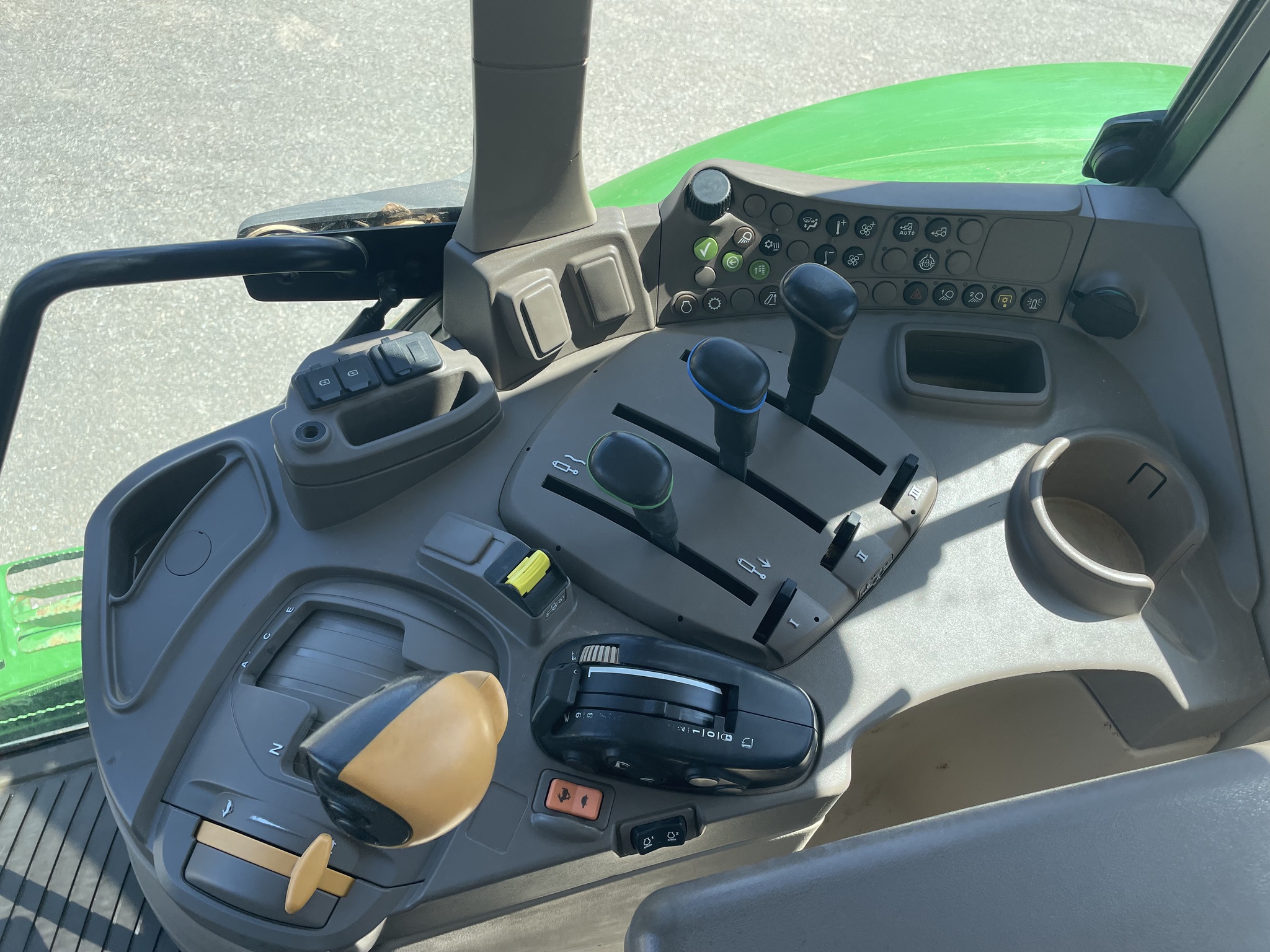 2020 John Deere 6175M Image 15