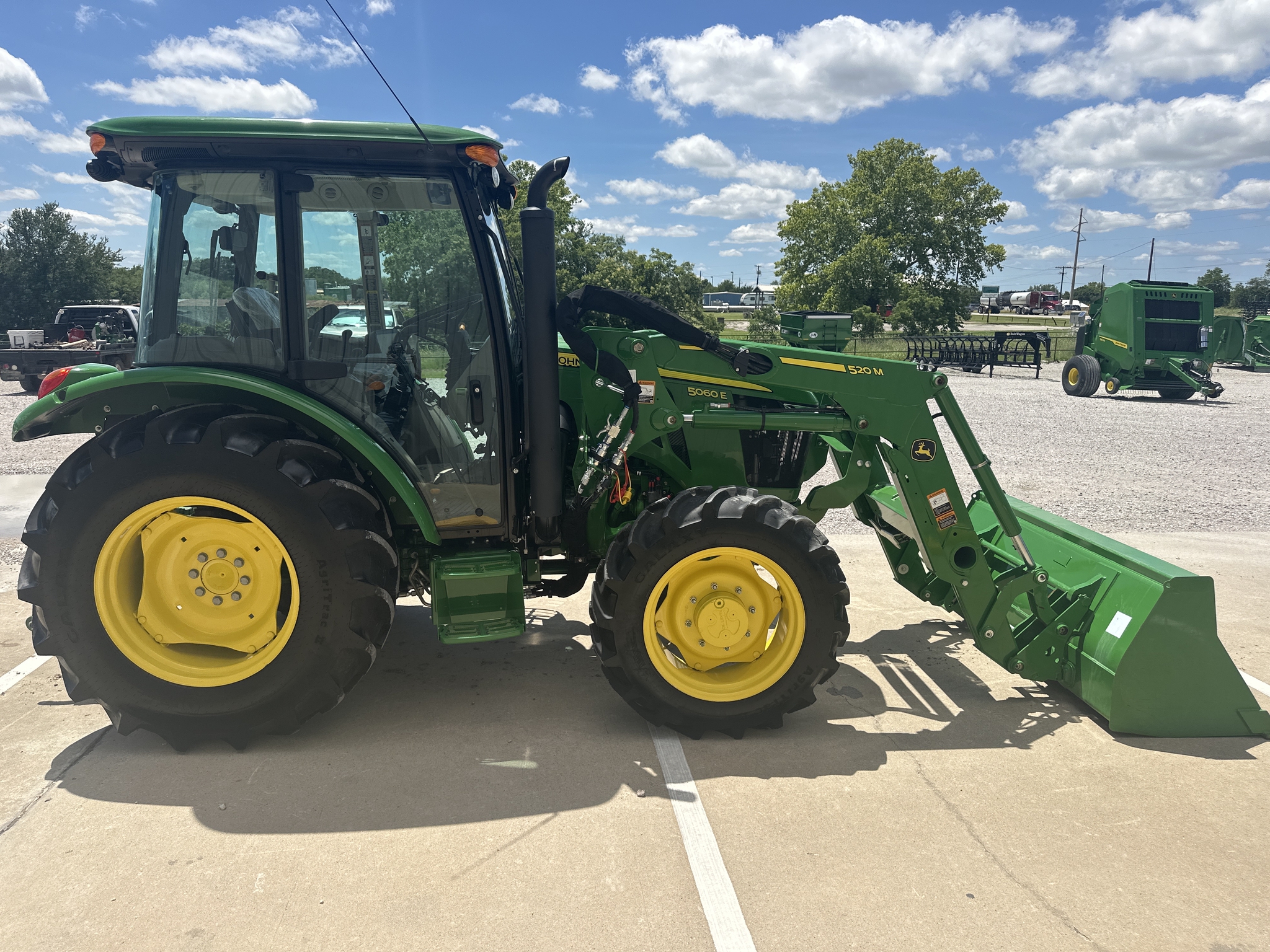 2024 John Deere 5060E PREMIUM CAB Image 5