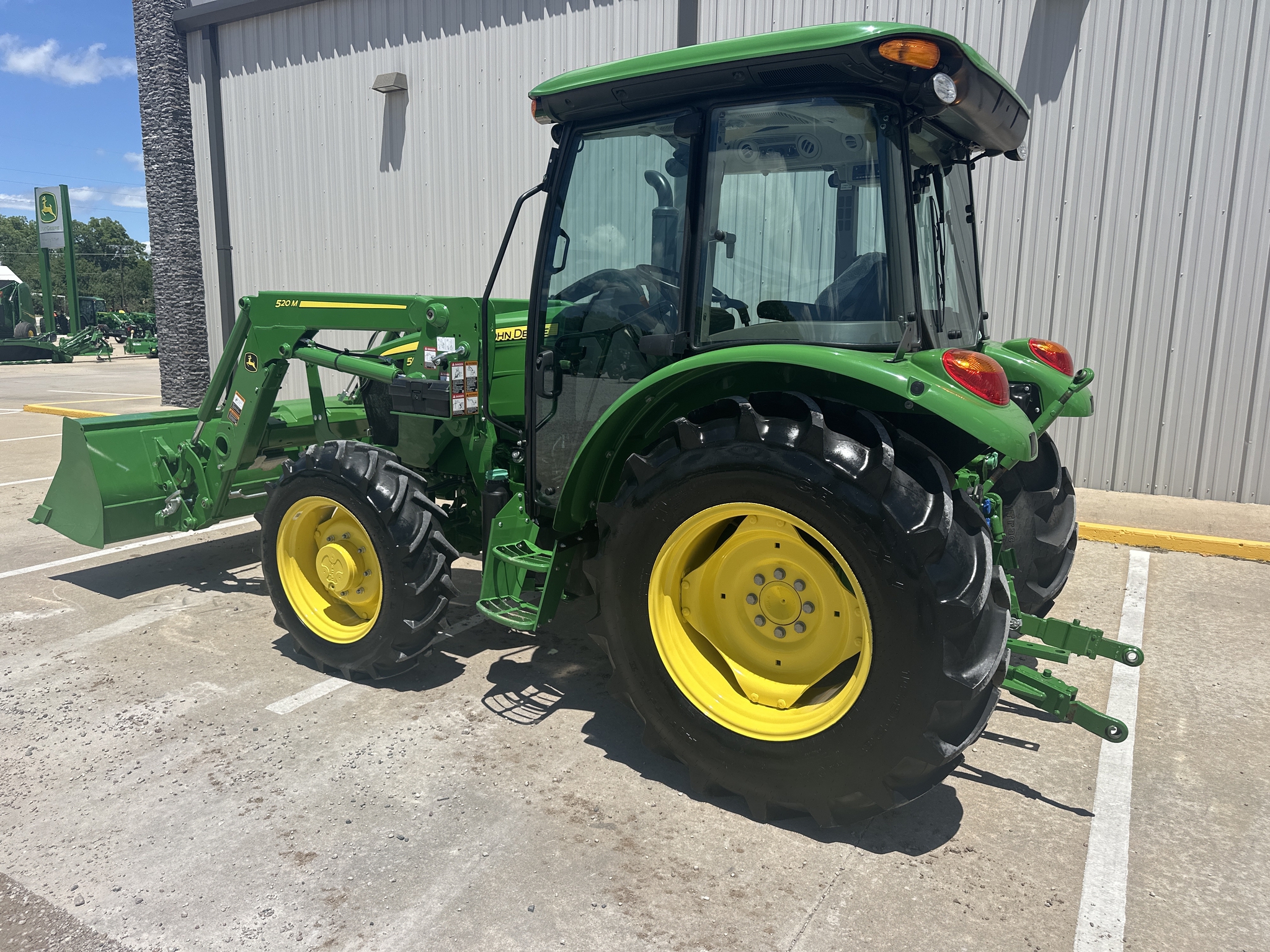 2024 John Deere 5060E PREMIUM CAB Image 3